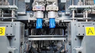 Máquina de moldeo por soplado y extrusión con cabezal doble de doble estación y triple tornillo DSB90