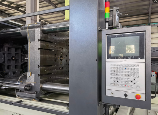 Experto en la industria Máquinas de moldeo por inyección de PET duraderas automáticas para preformas de botellas agrícolas